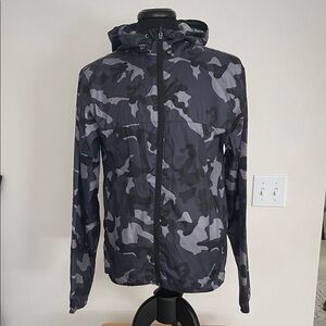 Resolution Black and Gray Windbreaker Jacket Size Medium